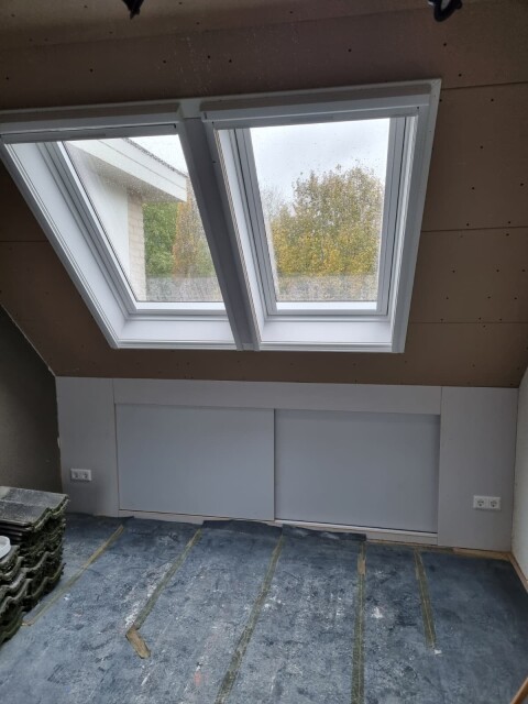 Knieschotten en dakraam